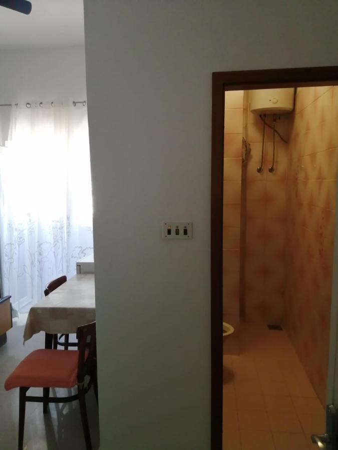 Omis Apartment On The Beach Buitenkant foto