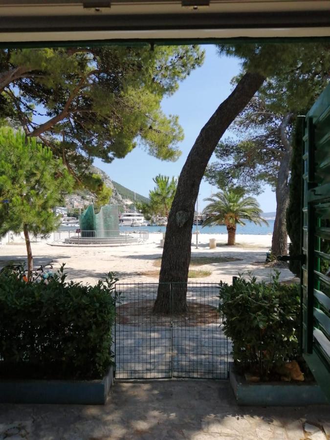 Omis Apartment On The Beach Buitenkant foto