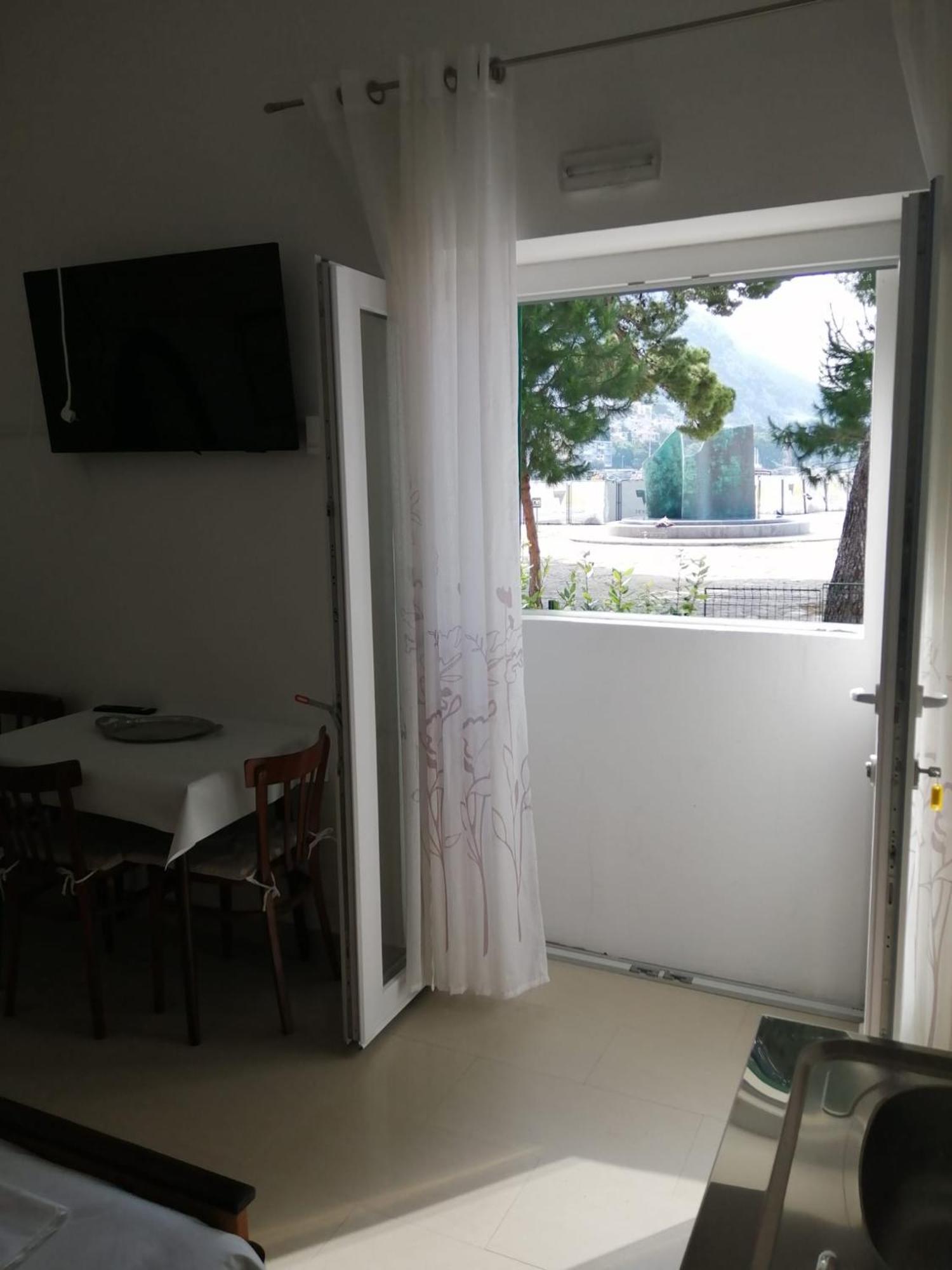Omis Apartment On The Beach Buitenkant foto