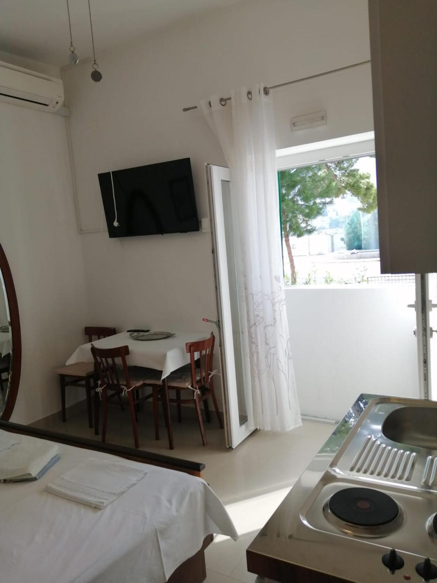 Omis Apartment On The Beach Buitenkant foto