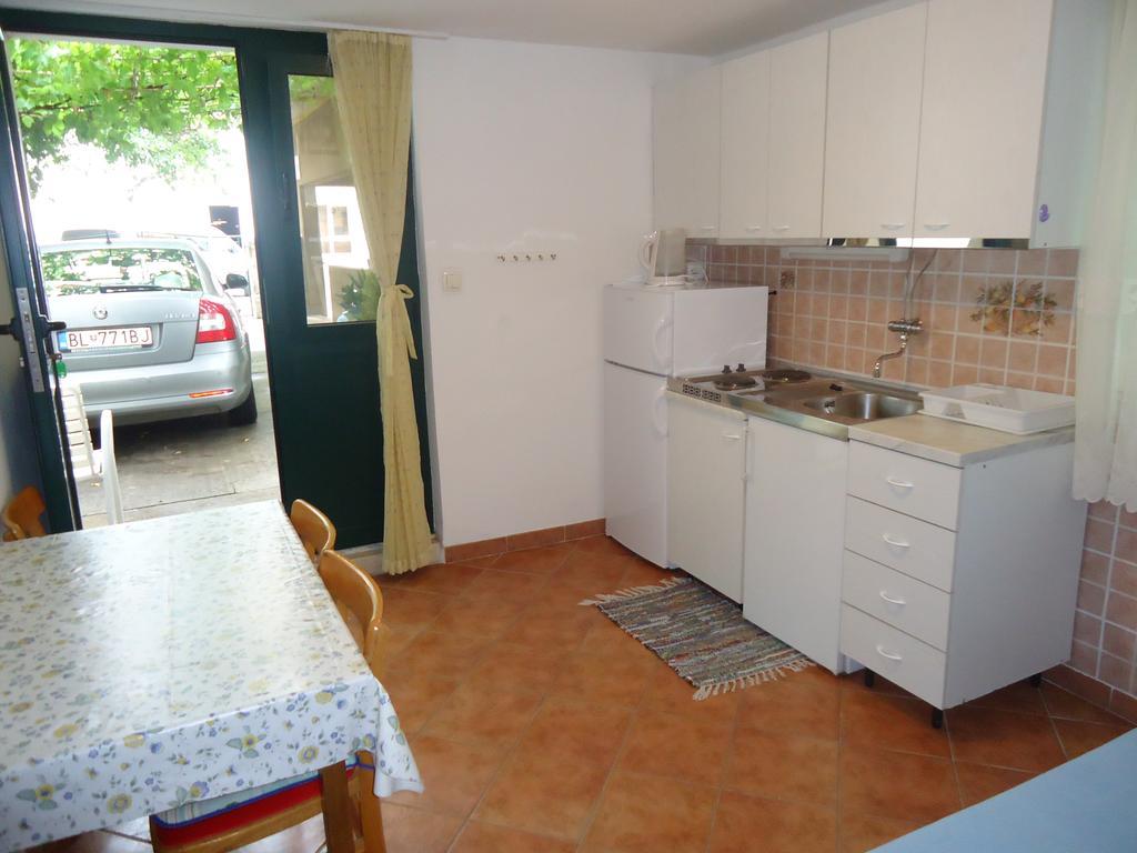 Omis Apartment On The Beach Buitenkant foto
