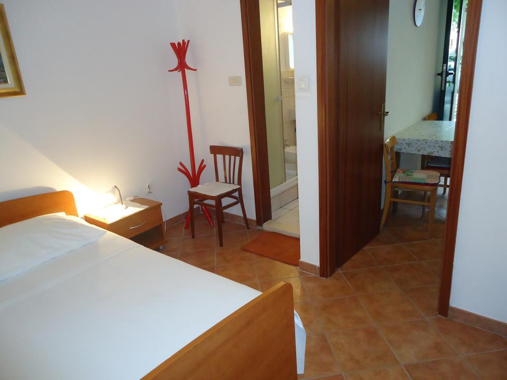 Omis Apartment On The Beach Buitenkant foto