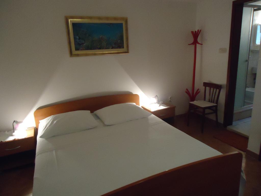 Omis Apartment On The Beach Buitenkant foto