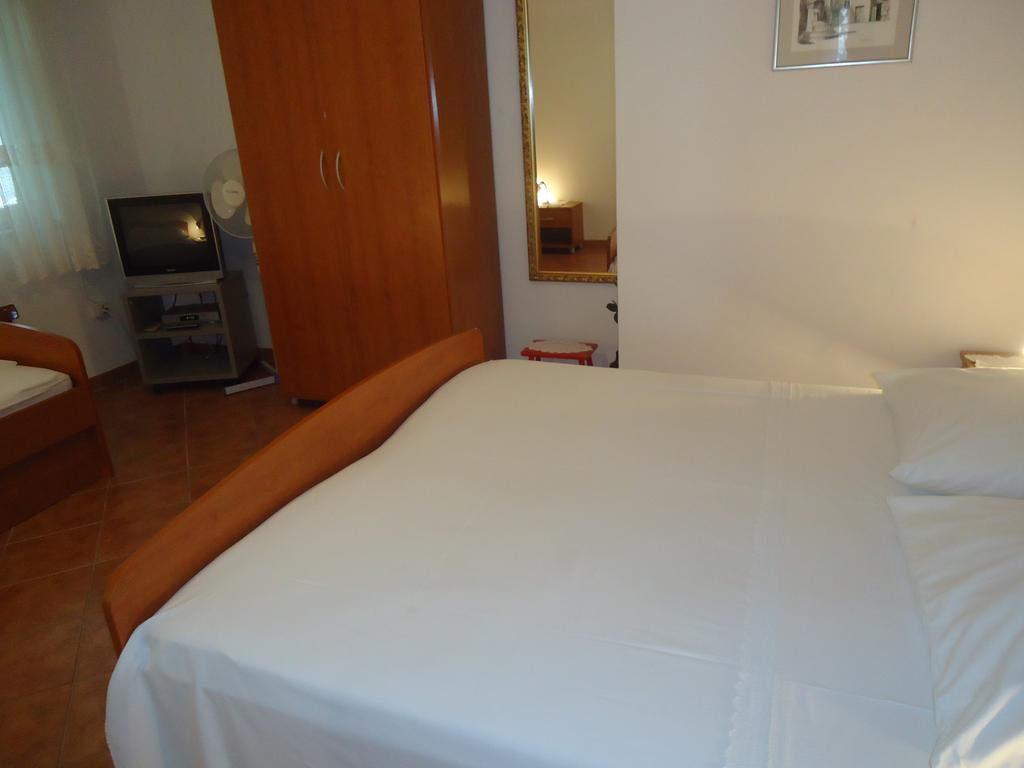 Omis Apartment On The Beach Buitenkant foto