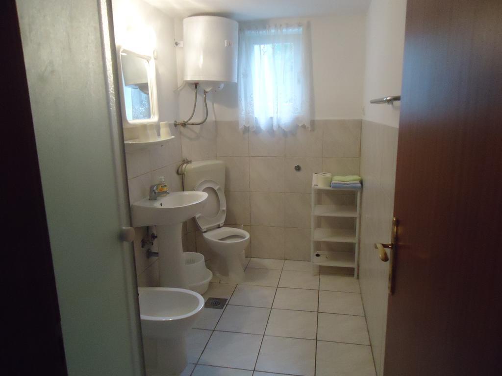 Omis Apartment On The Beach Buitenkant foto