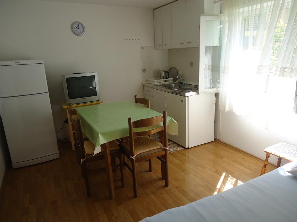 Omis Apartment On The Beach Buitenkant foto