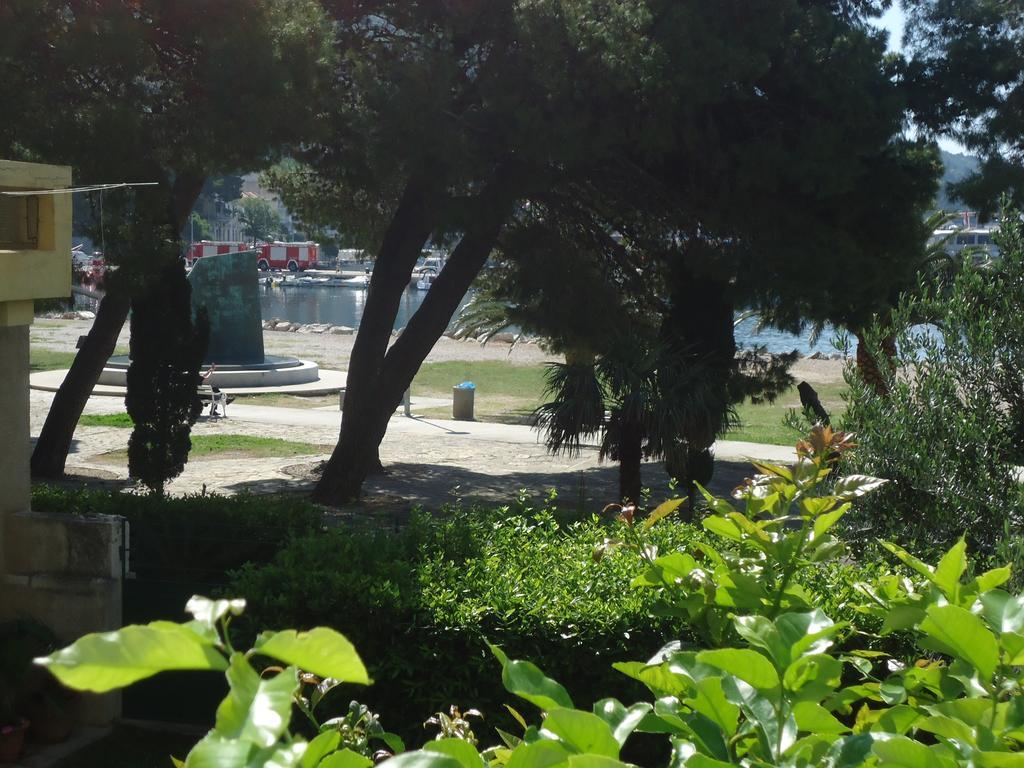 Omis Apartment On The Beach Buitenkant foto