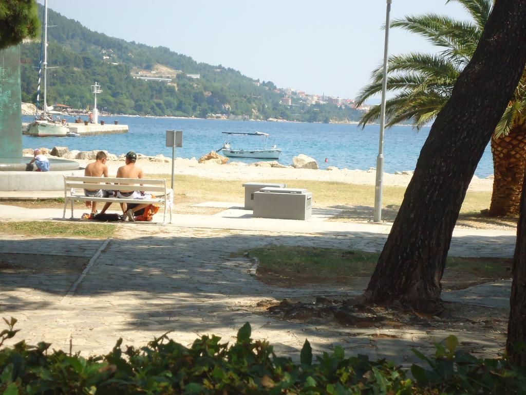 Omis Apartment On The Beach Buitenkant foto
